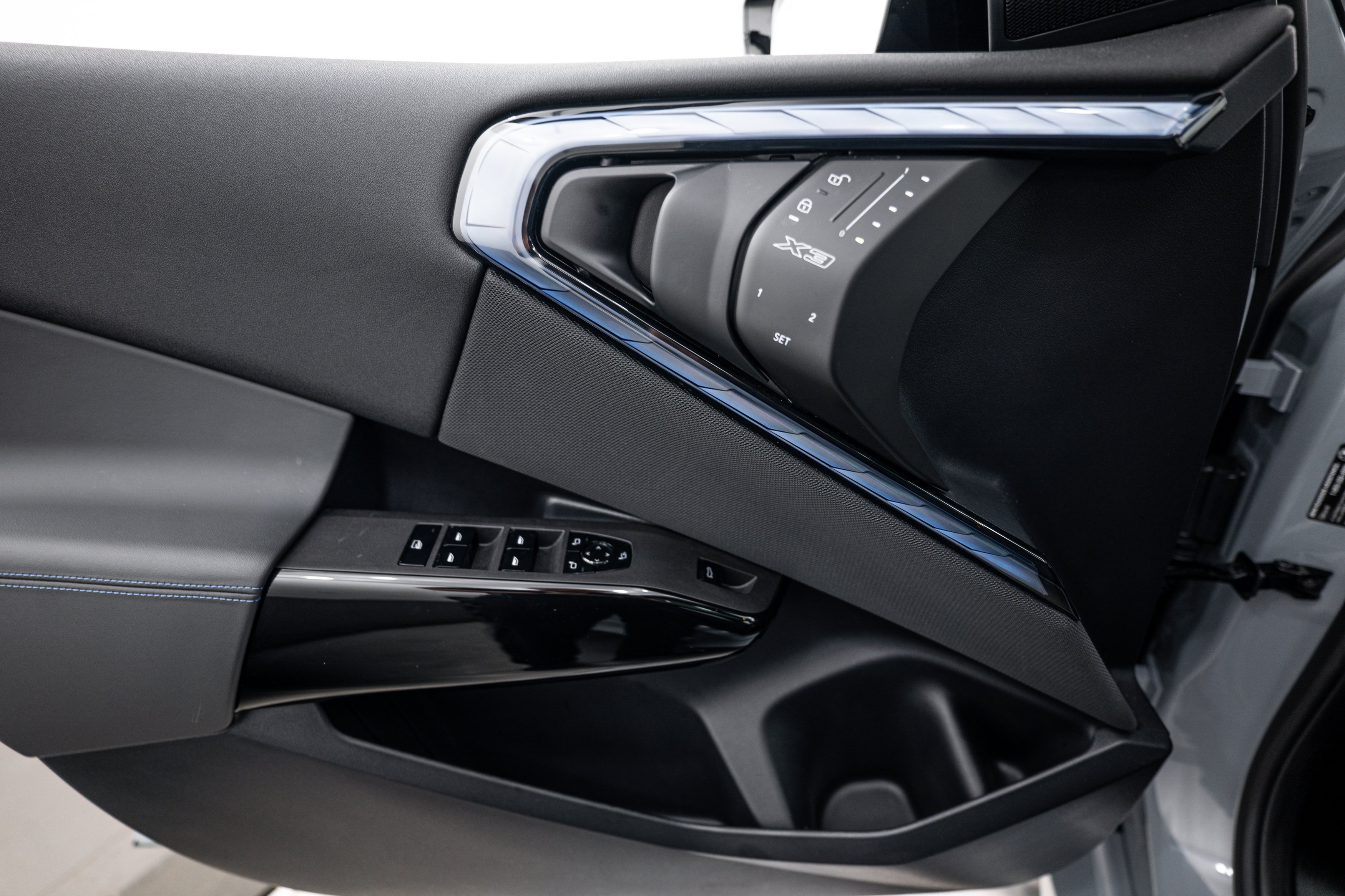 Used 2025 Brooklyn Grey Metallic BMW M50 xDrive image 12
