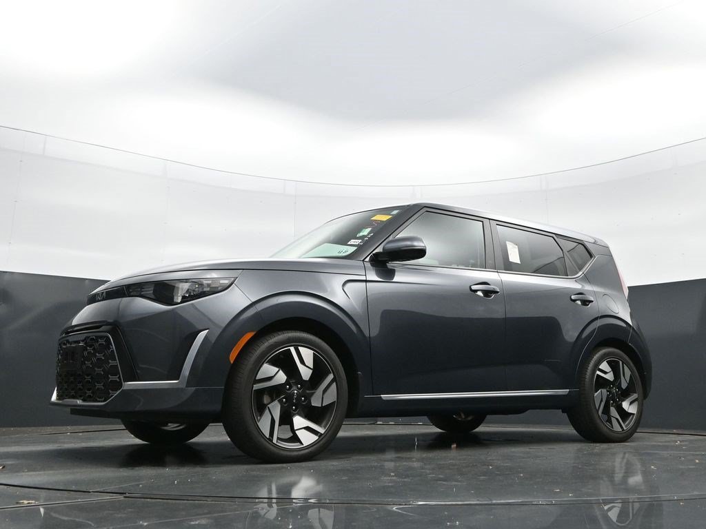 Used 2023 Gravity Gray Kia GT-Line image 27