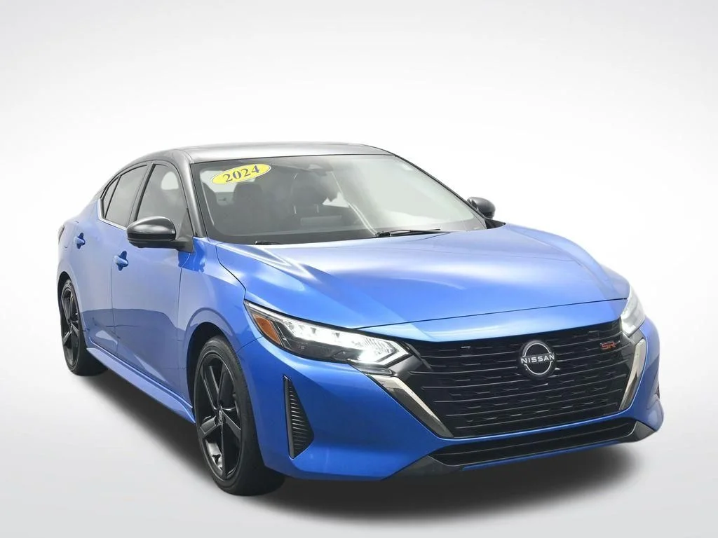 Used 2024 2t Blu Blk Roof Nissan SR image 3
