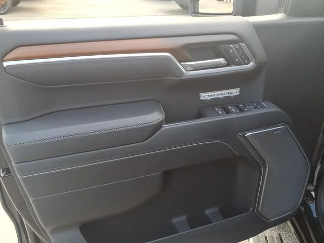 Used 2025 Onyx Black GMC Denali image 19