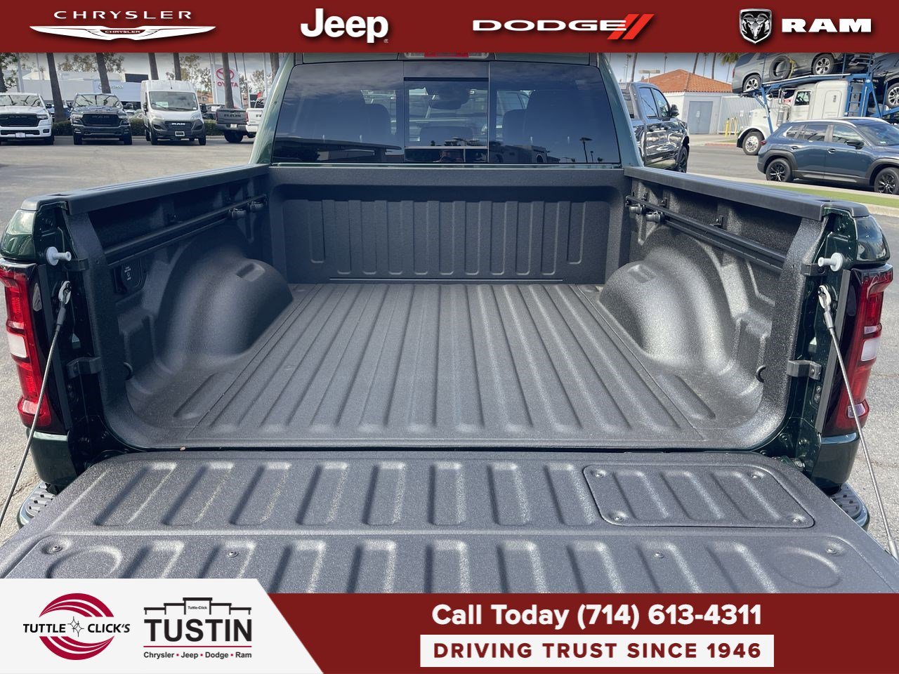 New 2026 Serrano-Green Metallic Exterior Paint RAM Laramie image 27