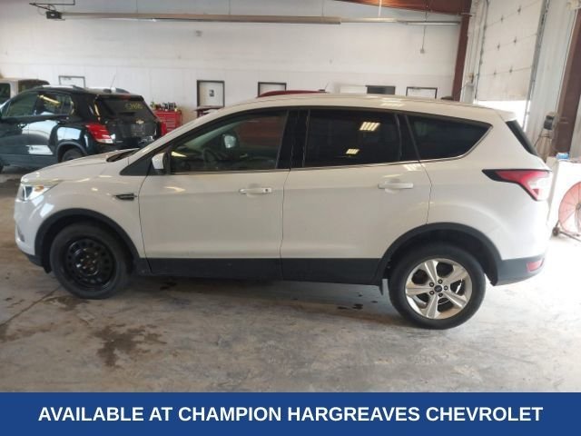 Used 2017 Oxford White Ford SE image 10