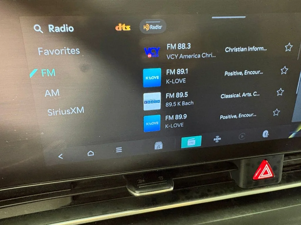 Used 2025 Gray Kia LXS image 28