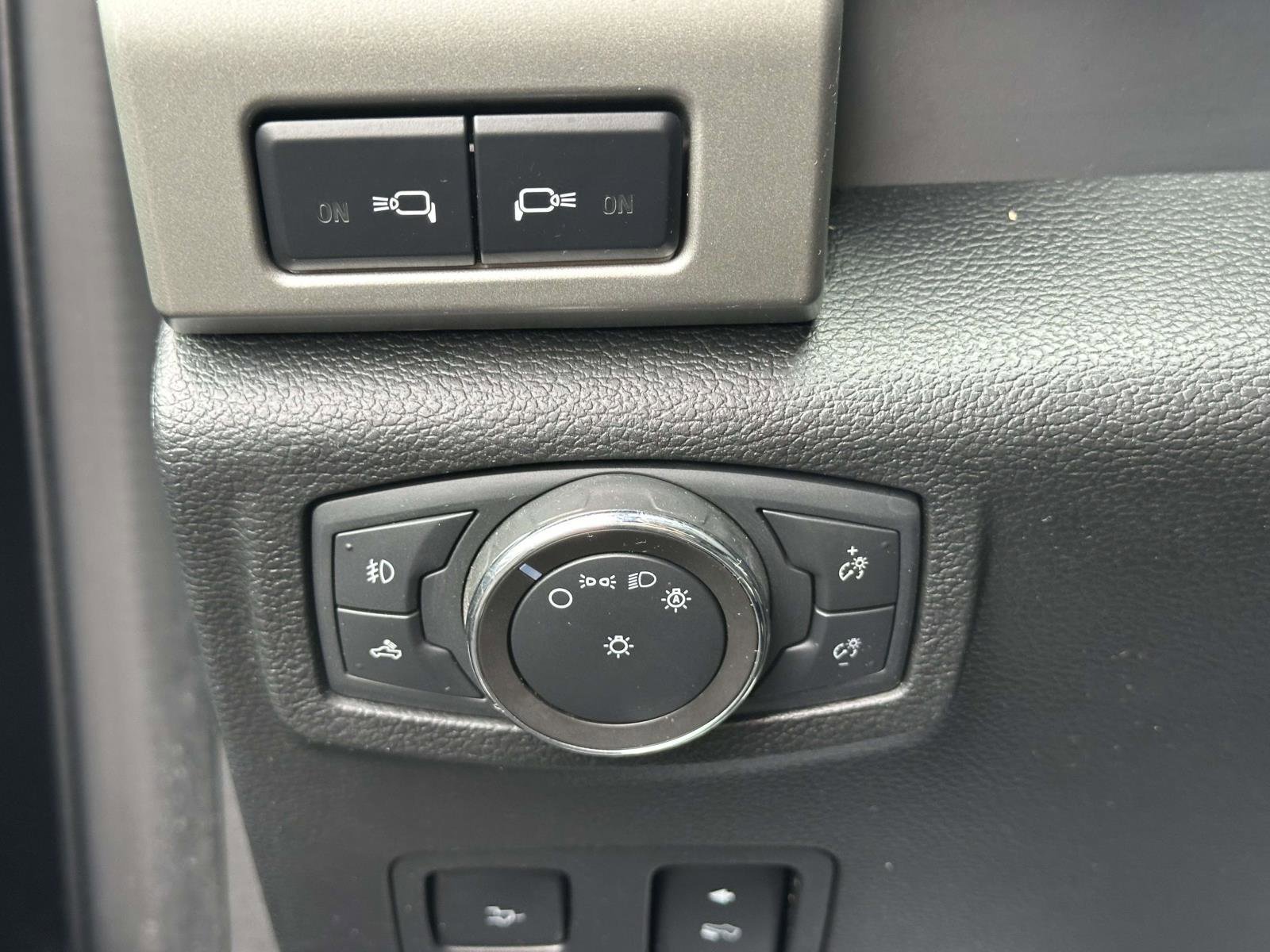 Used 2020 Black Ford LARIAT image 35