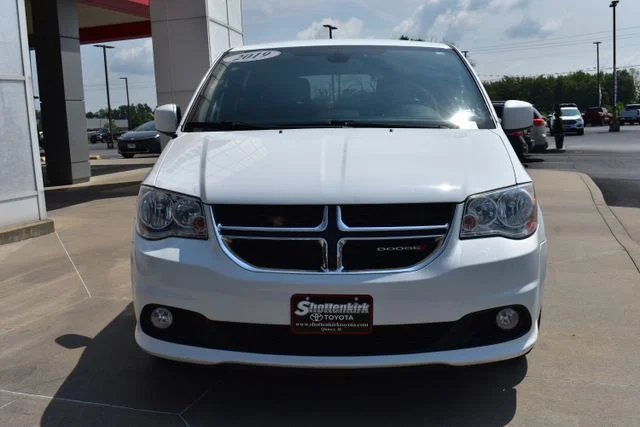 Used 2019 White Dodge SE image 3