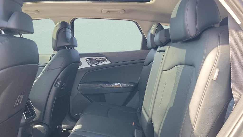 New 2026 Wolf Gray Kia SX image 17