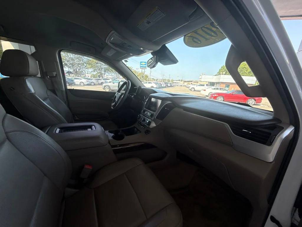 Used 2016 White GMC SLT image 30