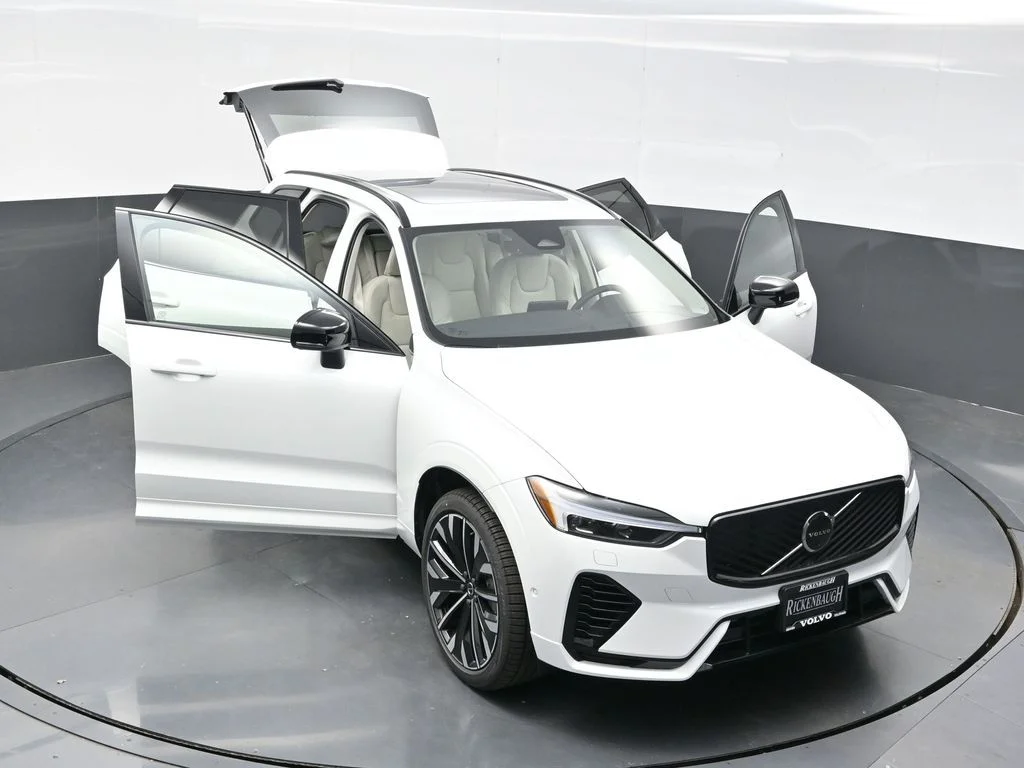 New 2026 Crystal White Volvo T8 Ultra image 38