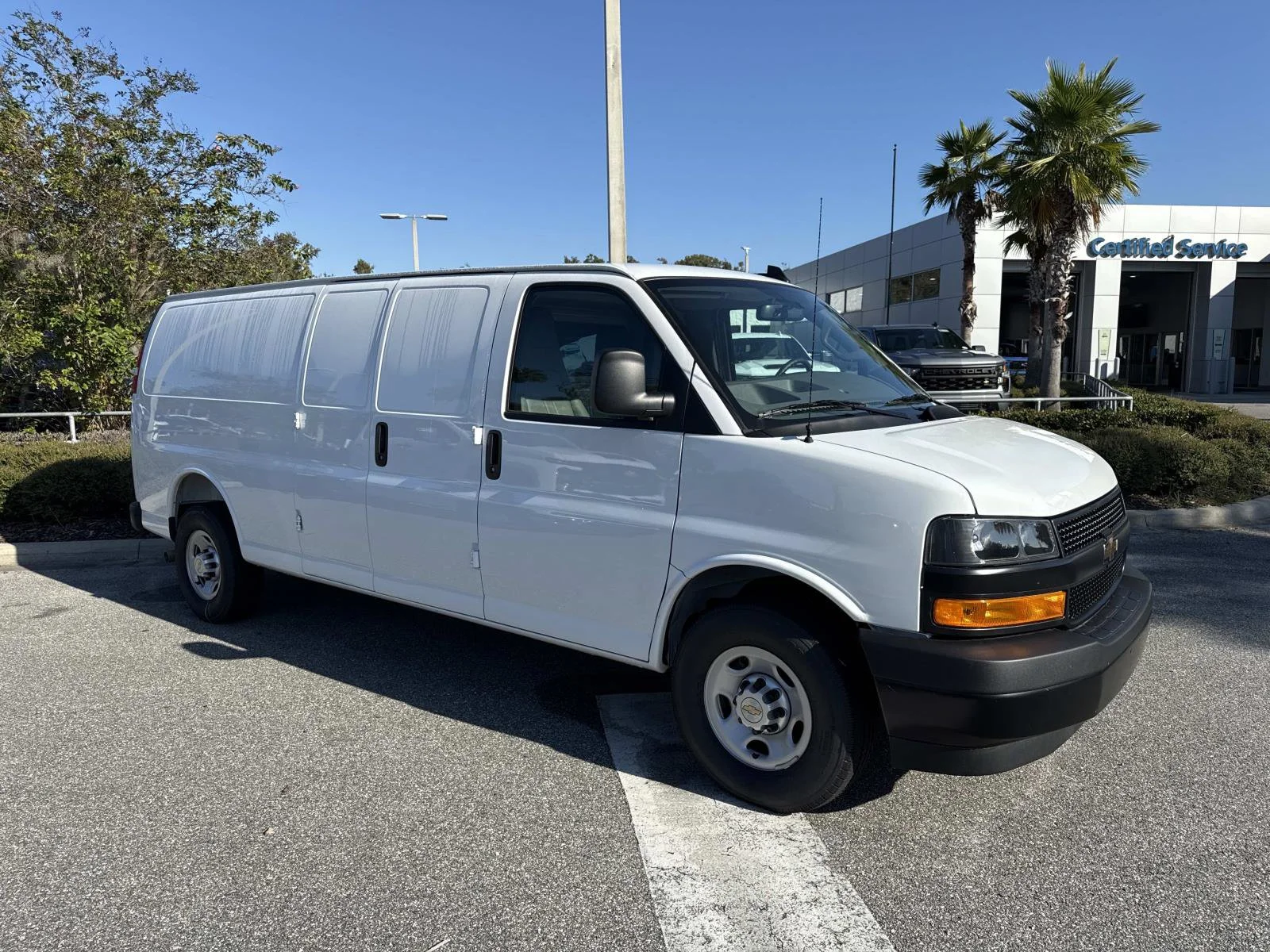 2025 Chevrolet Express 2500 Extended Work Van HD's photo