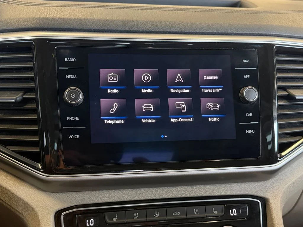 Used 2019 White Volkswagen SEL Premium image 13