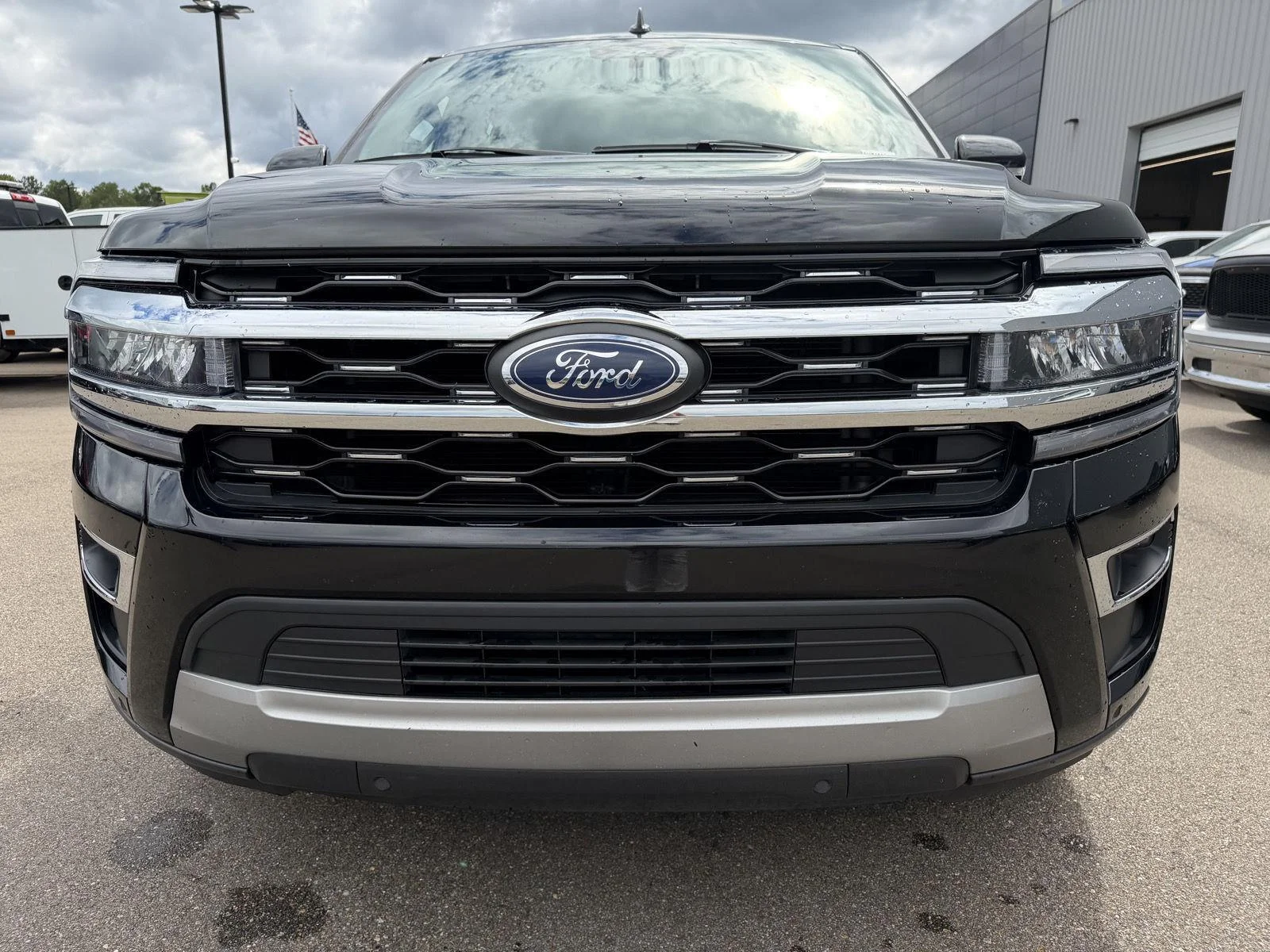 Used 2024 Agate Black Ford Limited image 25