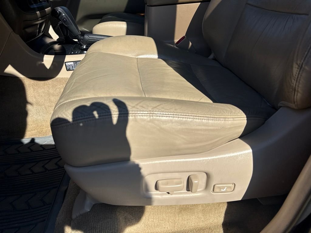 Used 2000 Black Toyota Base image 11