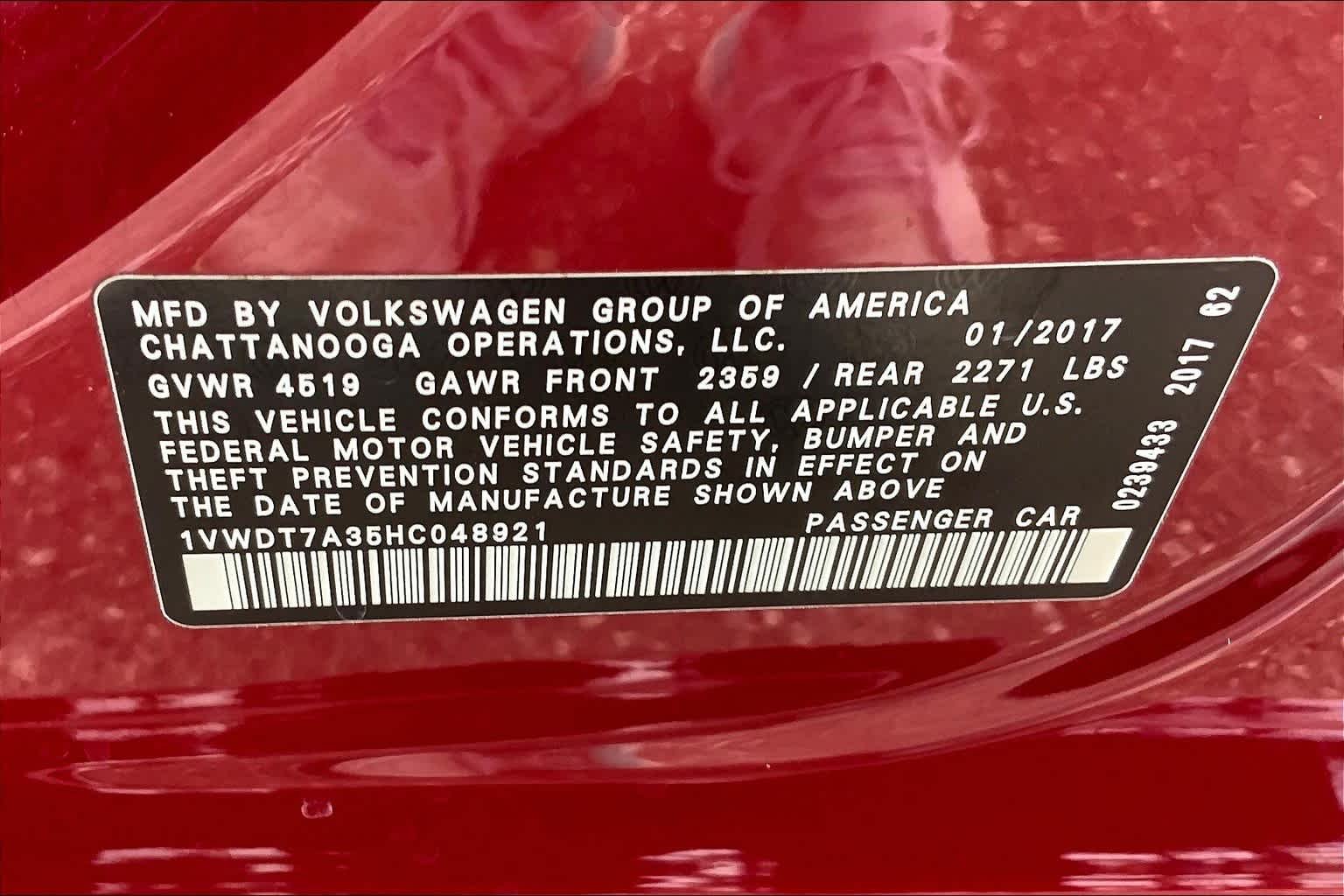 Used 2017 Fortana Red Volkswagen R-Line w/Comfort Pkg image 35