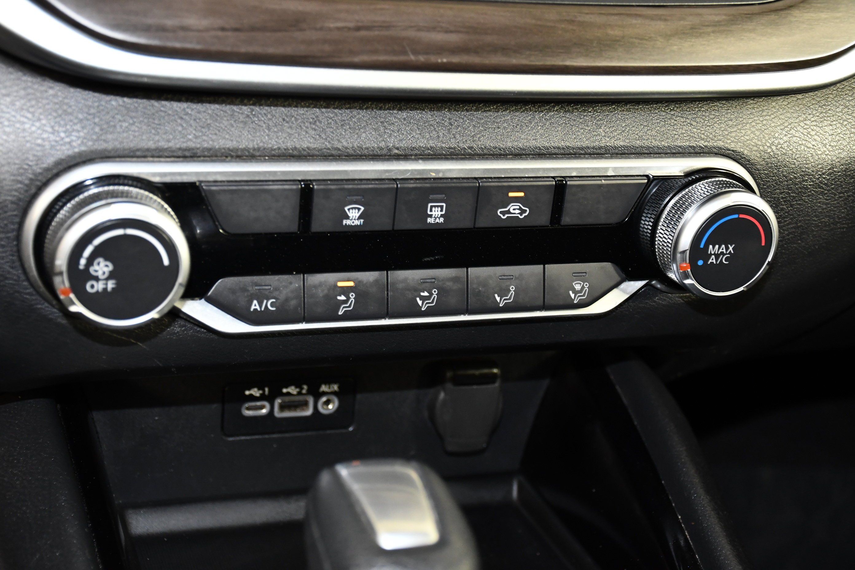 Used 2024 Super Black Nissan 2.5 SV image 30
