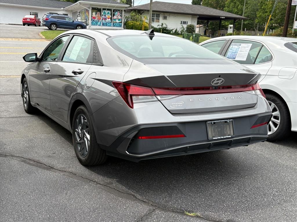 Used 2024 Fluid Metal Hyundai SEL image 3