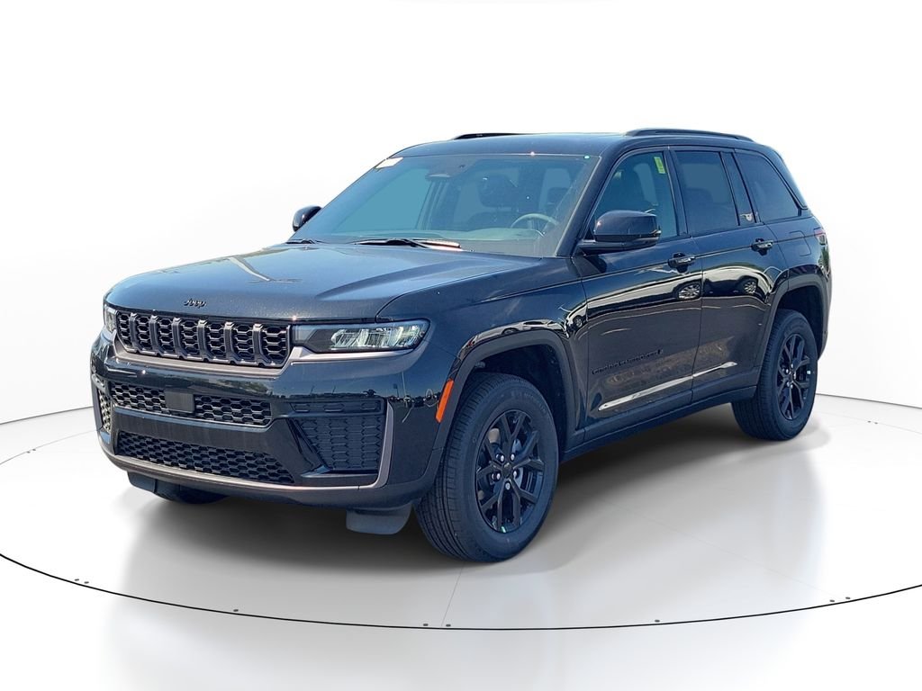New 2026 Diamond Black Crystal Pearlcoat Jeep Altitude image 2