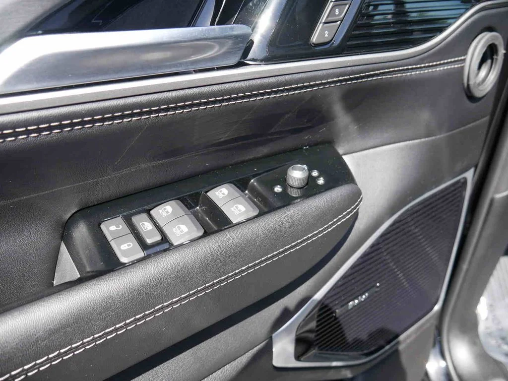 New 2026 Black Jeep Limited Altitude image 27