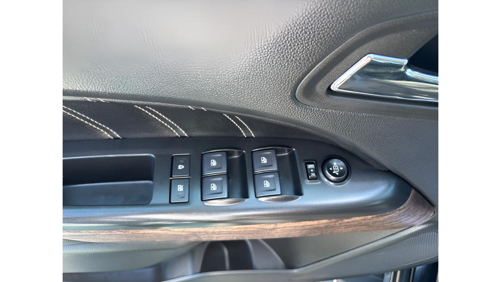 Used 2022 Black GMC Denali image 12