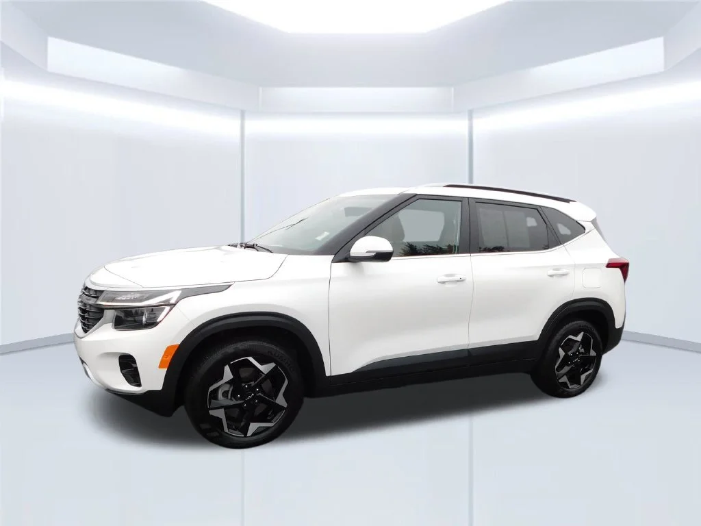 Used 2024 White Kia EX image 7