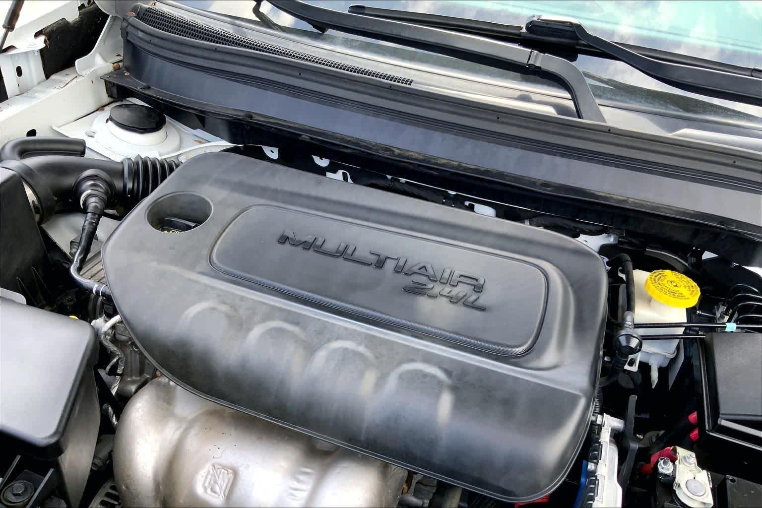 Used 2021 Bright White Clearcoat Jeep Altitude image 28