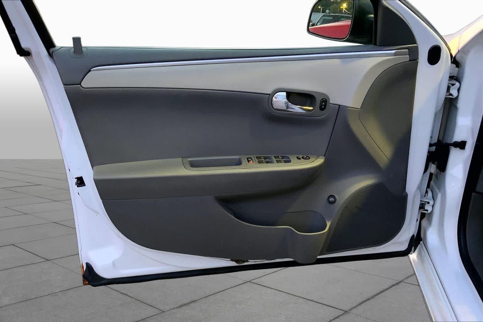 Used 2012 Summit White Chevrolet LS w/1FL image 18