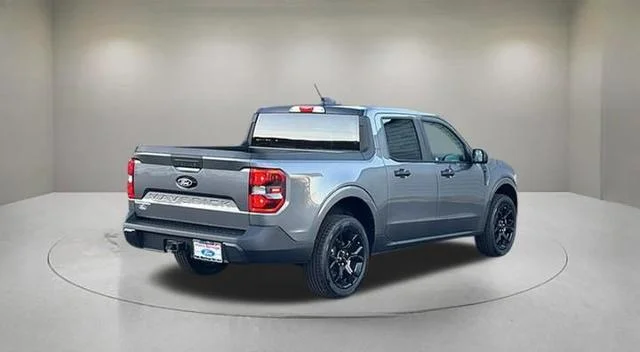 New 2025 Carbonized Gray Metallic Ford XLT image 23