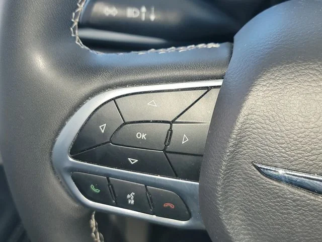 Used 2023 Black Chrysler Touring L image 17