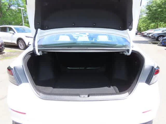 Certified Used 2023 Platinum White Pearl Honda  image 9