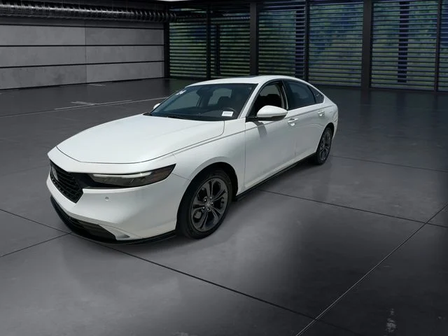 Used 2024 White Honda EX-L image 4