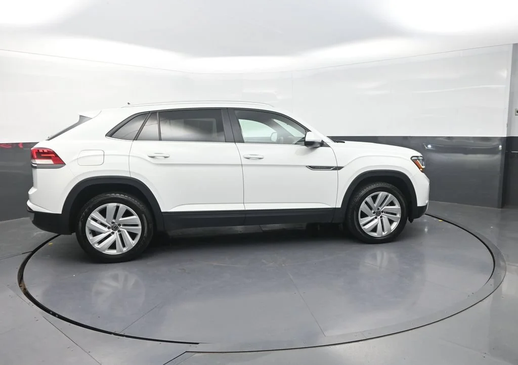 Used 2023 White Volkswagen 3.6L V6 SE w/Technology image 12