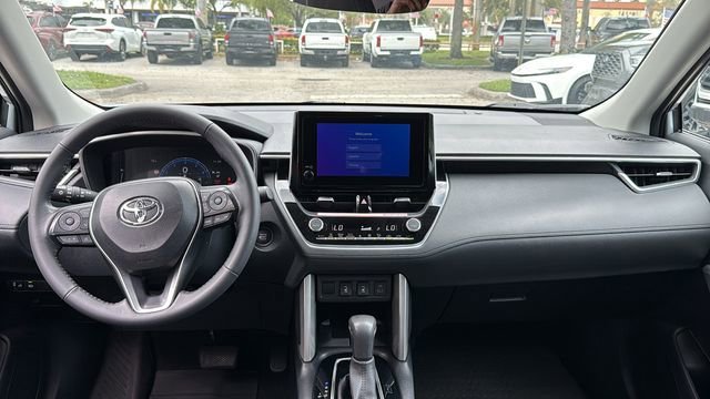 2024 Toyota Corolla Cross XLE - Photo 14