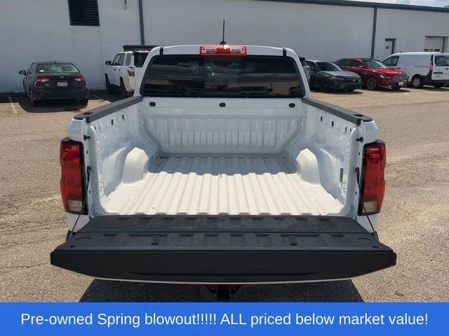 Used 2025 White Chevrolet Trail Boss image 39