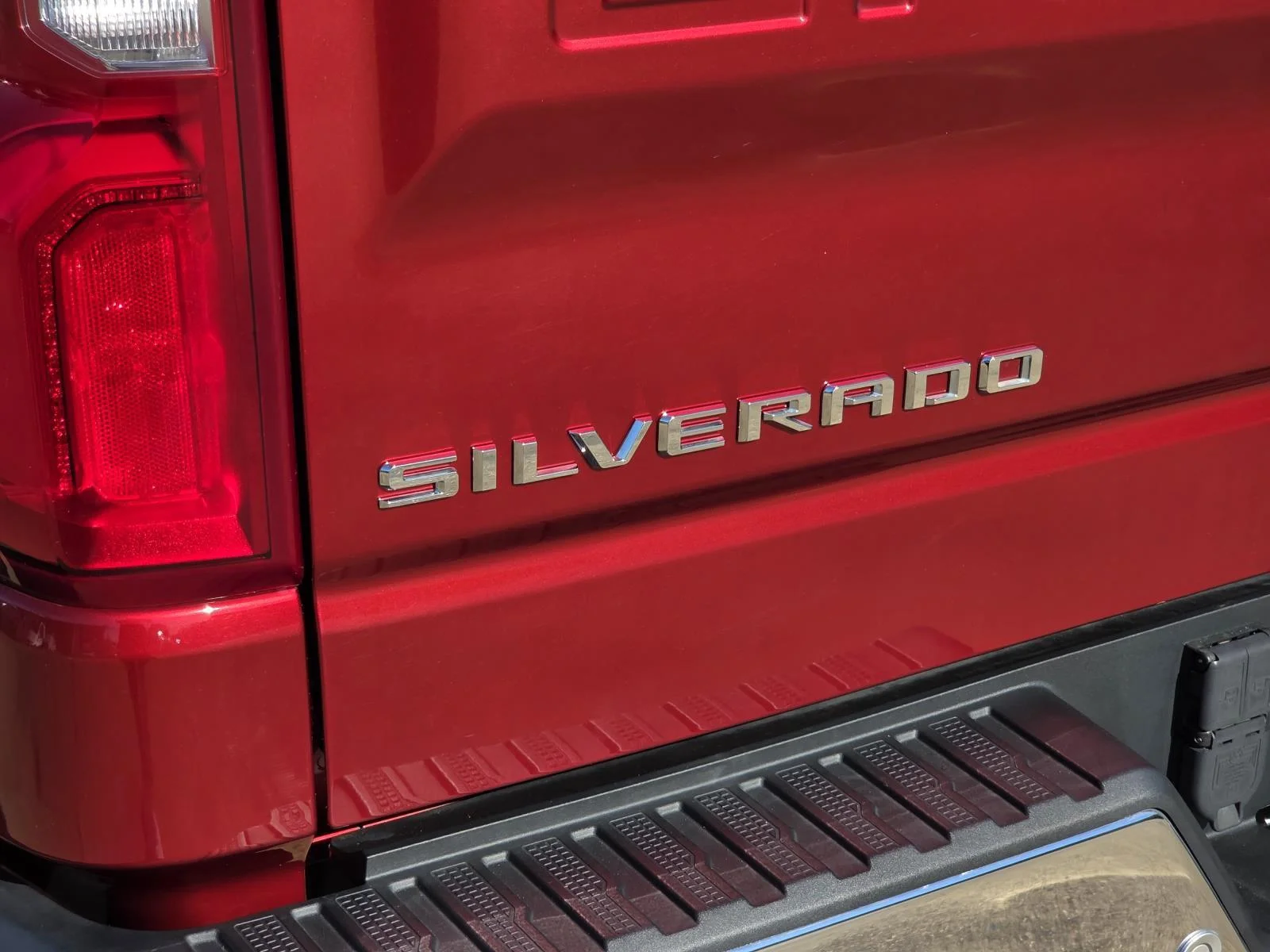 Used 2023 RADIANT RED TINTCOAT CHEVROLET LTZ image 8
