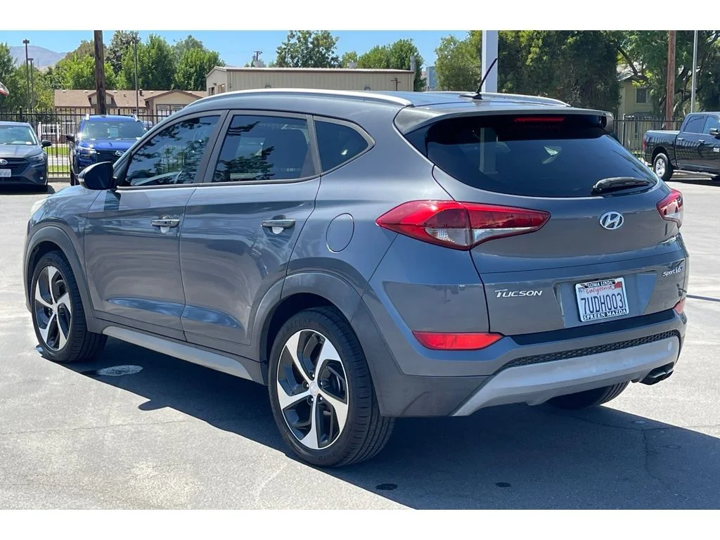 Used 2017 Coliseum Gray Hyundai Sport image 4