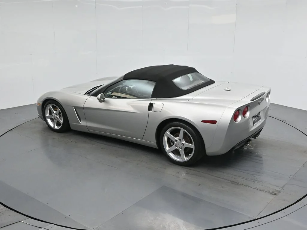 Used 2005 Silver Chevrolet Base image 36