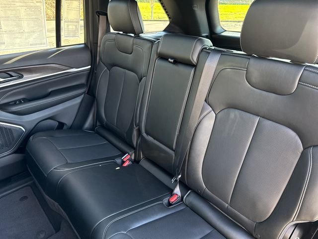 New 2026 Diamond Black Crystal Pearl-Coat Exterior Paint Jeep Limited Reserve image 22