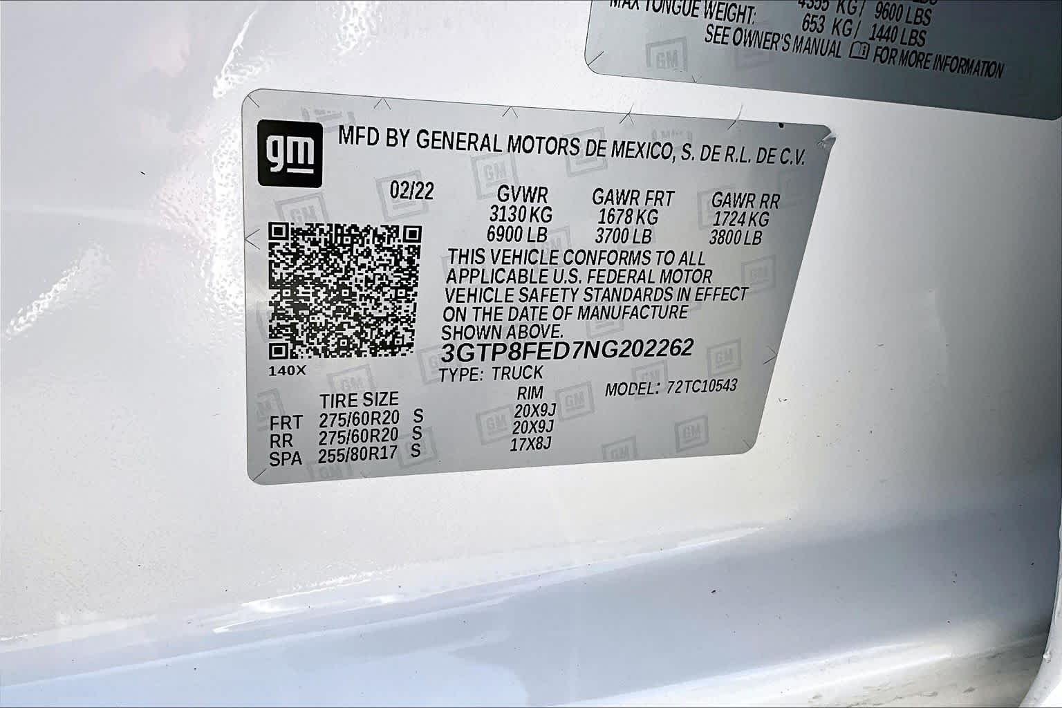 Used 2022 White Frost Tricoat GMC Denali image 37