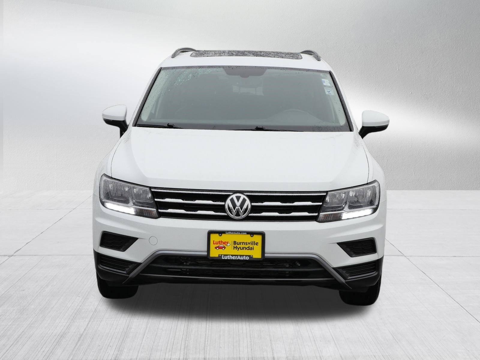 Used 2018 Volkswagen Tiguan SE with VIN 3VV2B7AX1JM136385 for sale in Burnsville, Minnesota