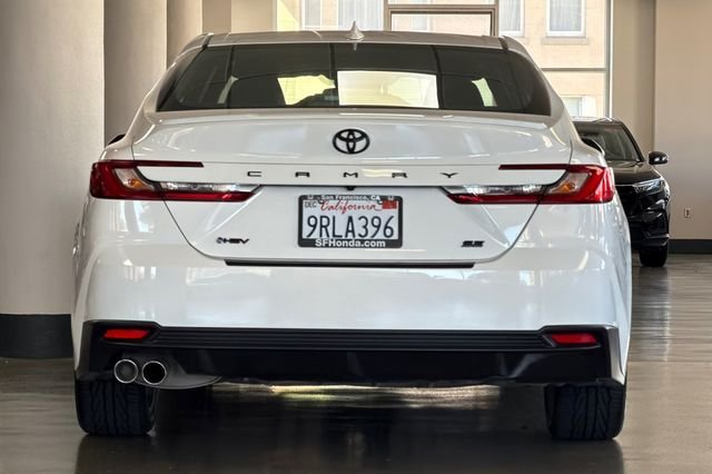 Used 2025 Ice Cap Toyota SE image 7