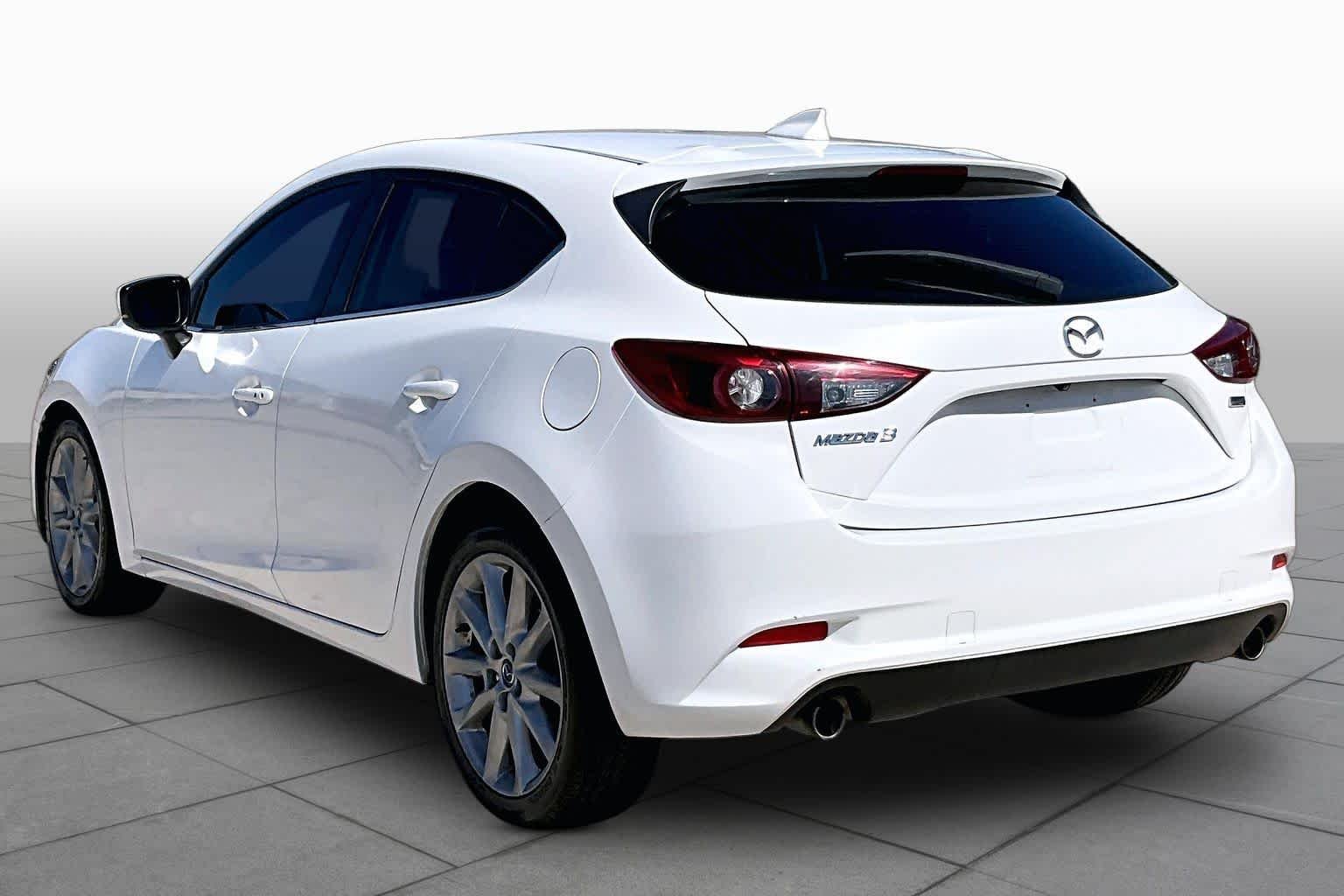 Used 2017 Snowflake White Pearl Mica Mazda Grand Touring image 12