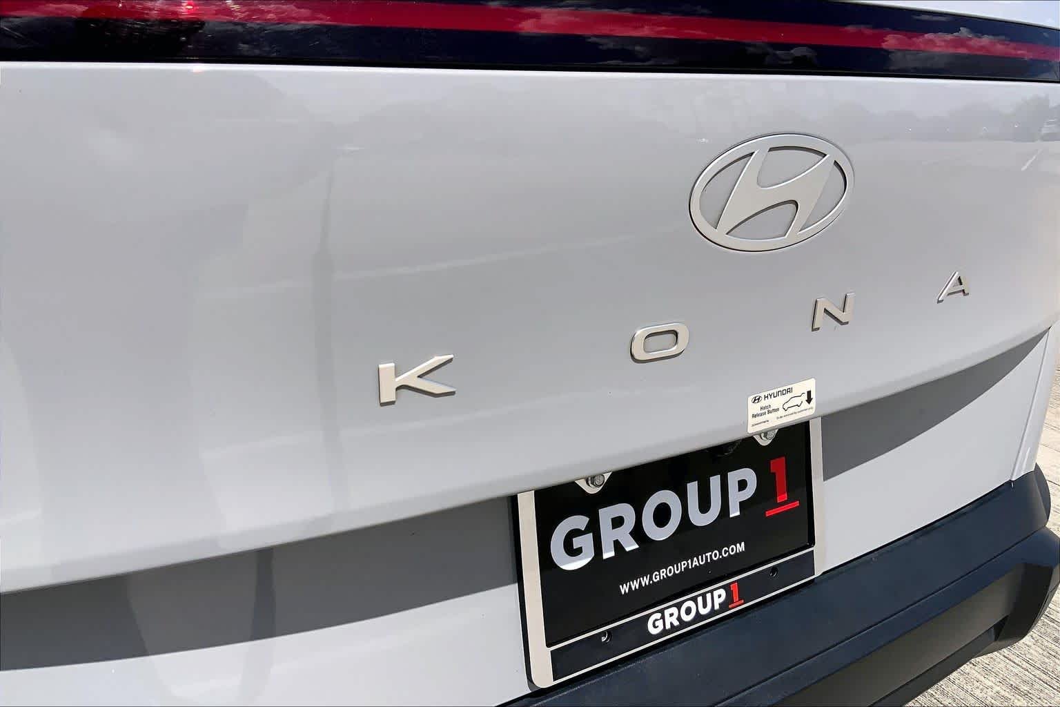 Used 2025 Cyber Gray Metallic Hyundai SEL image 10