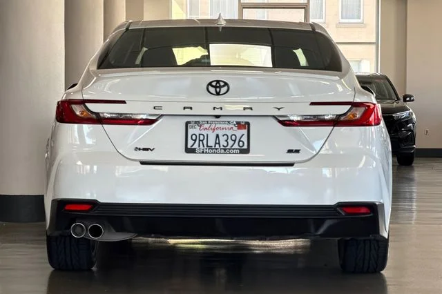 Used 2025 Ice Cap Toyota SE image 7