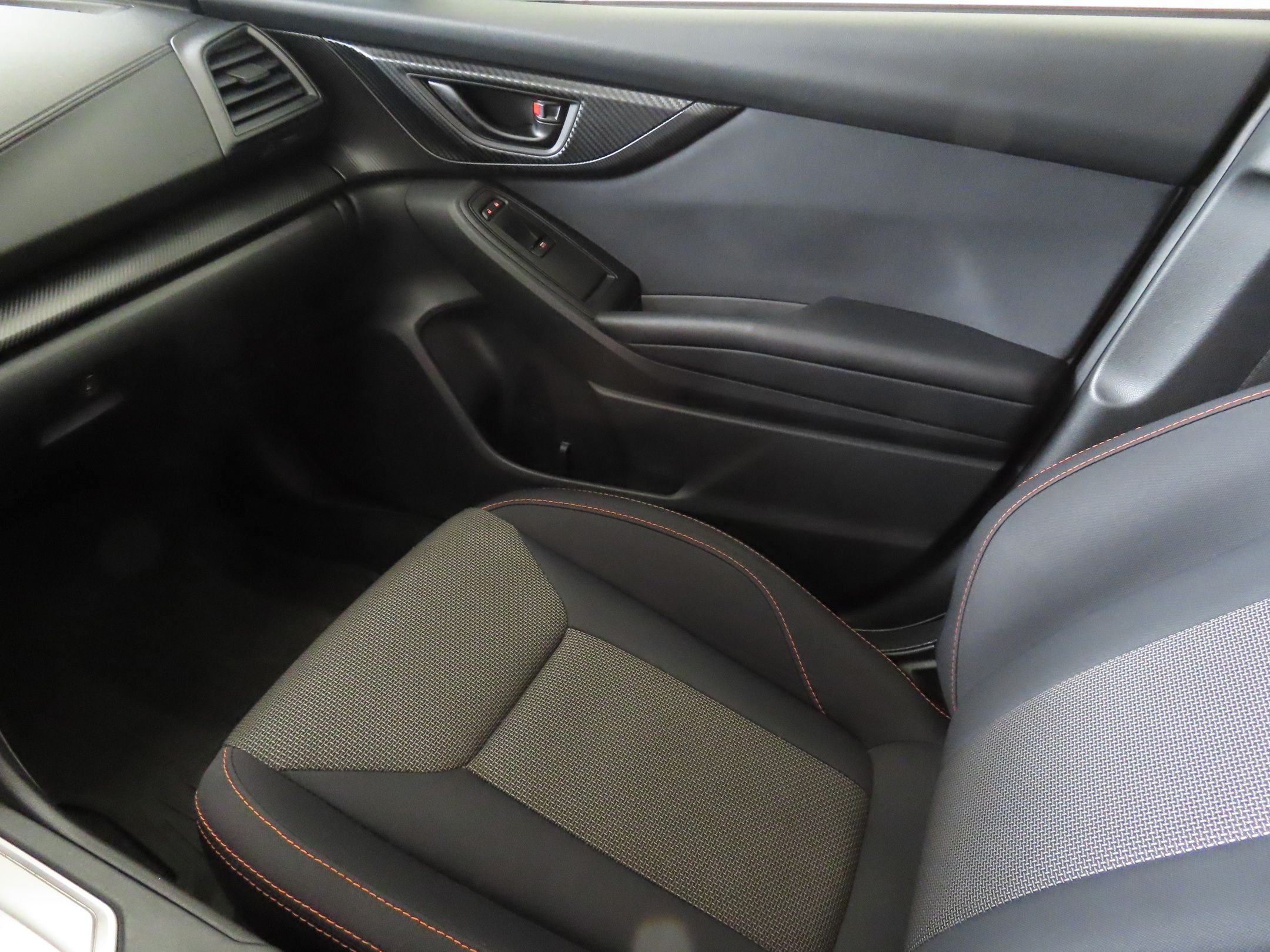 Used 2018 Silver Subaru 2.0i Premium image 17