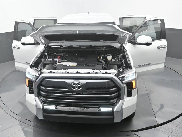Used 2025 Wind Chill Pearl Toyota Limited image 33