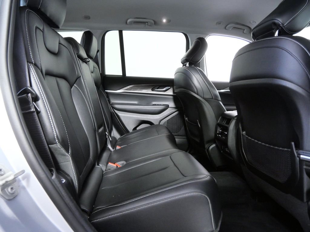 Used 2023 Silver Jeep Limited image 12
