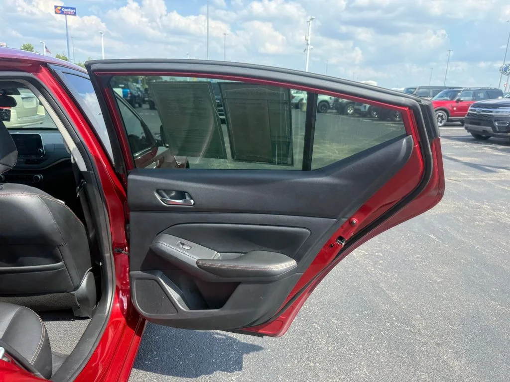 Used 2020 Red Nissan 2.5 SR image 48