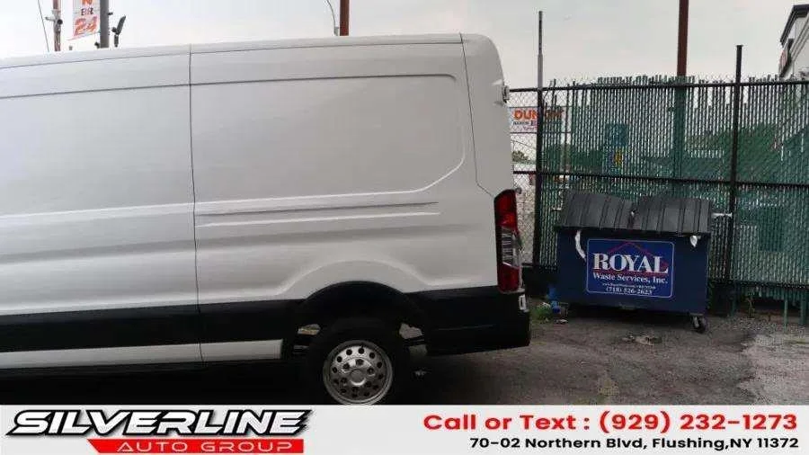 Used 2023 Oxford White Ford 250 image 16