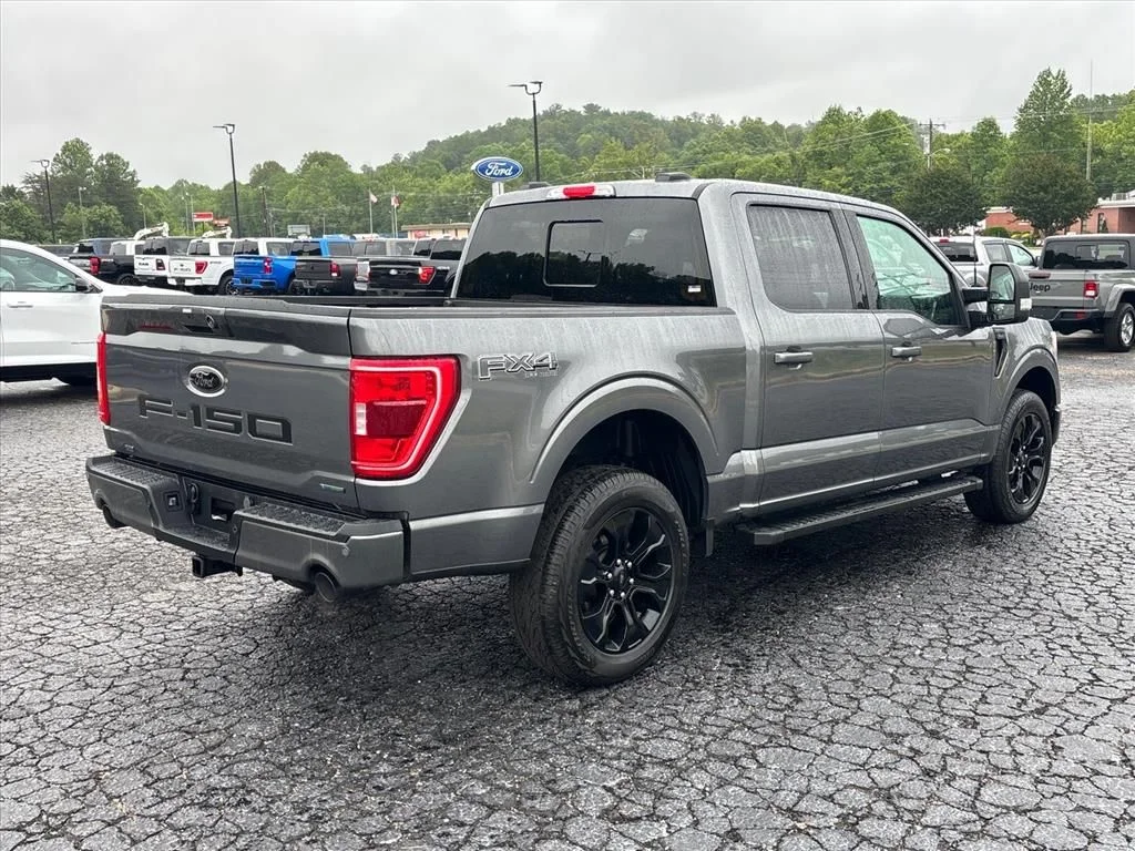 Used 2023 Gray Ford XLT image 8
