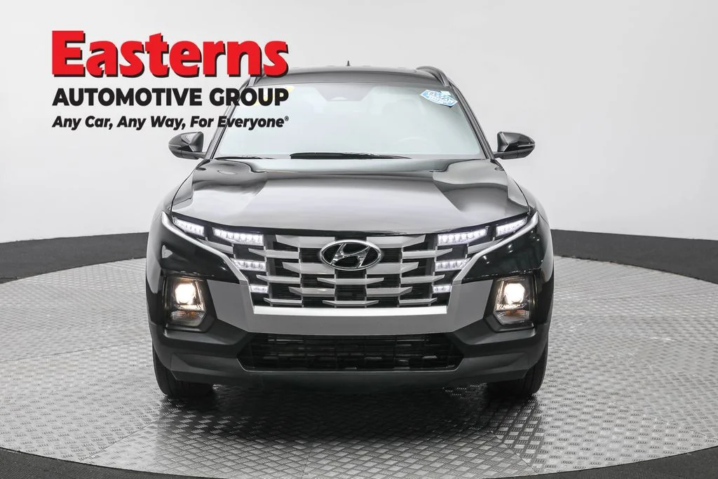 Used 2022 Black Hyundai SEL image 2