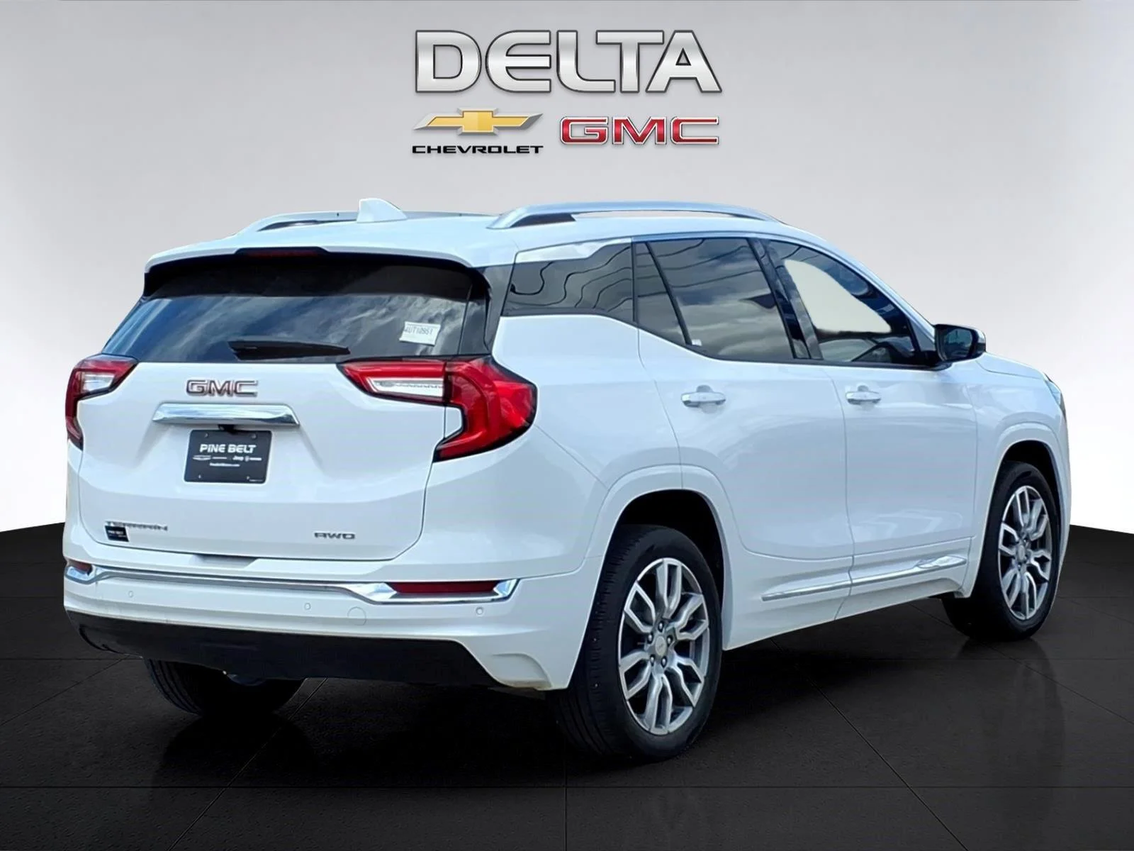 Used 2024 Summit White GMC Denali image 5